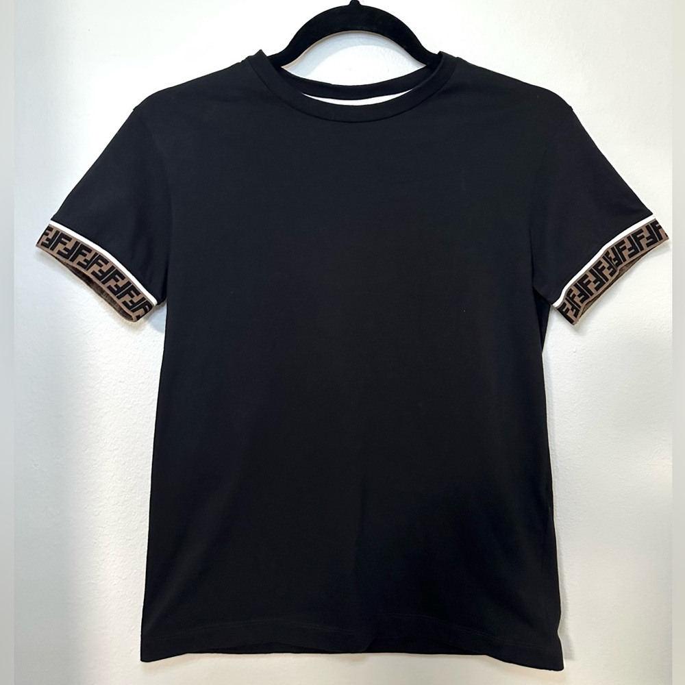 Fendi Women’s Black and White Crew Neck T-Shirt